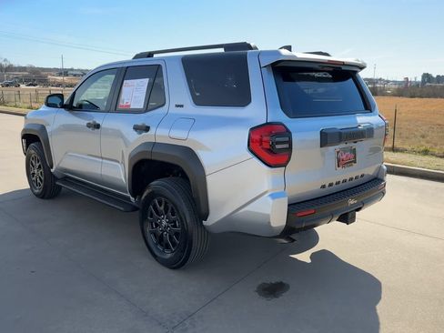 Used 2025 Toyota 4Runner SR5 AWD/4WD image 7