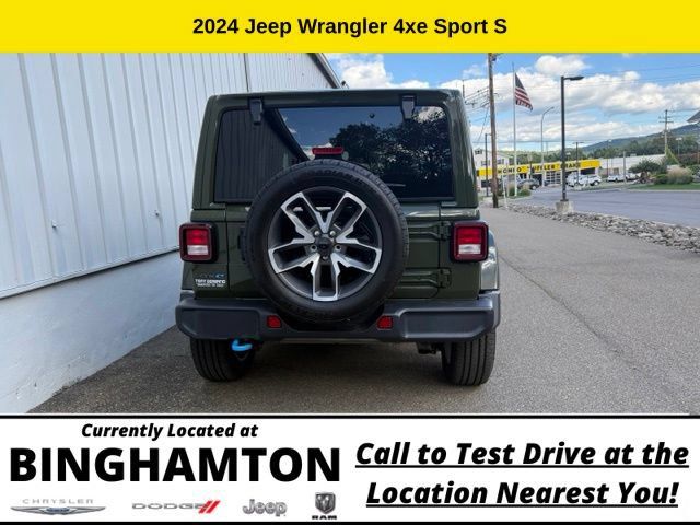 Used 2024 Jeep Wrangler Unlimited w/ Convenience Group AWD/4WD image 7