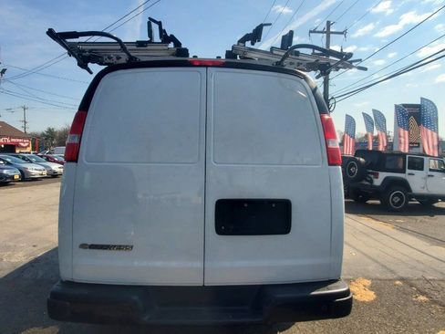 Used 2020 Chevrolet Express 2500 w/ Driver Convenience Package image 4