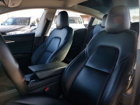 Used 2022 Tesla Model 3 Standard Range image 6