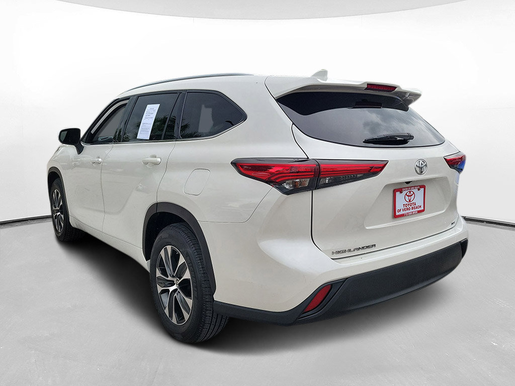 Used 2021 Toyota Highlander XLE FWD image 6