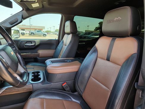 Used 2020 Chevrolet Silverado 1500 High Country w/ Z71 Off-Road Package AWD/4WD image 12