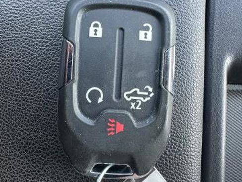 Used 2021 Chevrolet Silverado 1500 LT AWD/4WD image 42