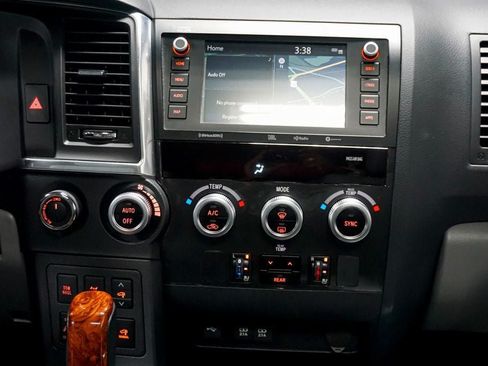 Used 2022 Toyota Sequoia Platinum AWD/4WD image 9