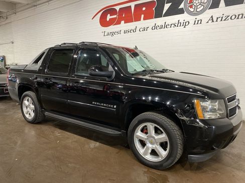 Used 2007 Chevrolet Avalanche LTZ w/ LTZ Preferred Equipment Group image 2