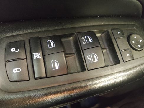 Used 2022 Jeep Grand Cherokee Limited image 27