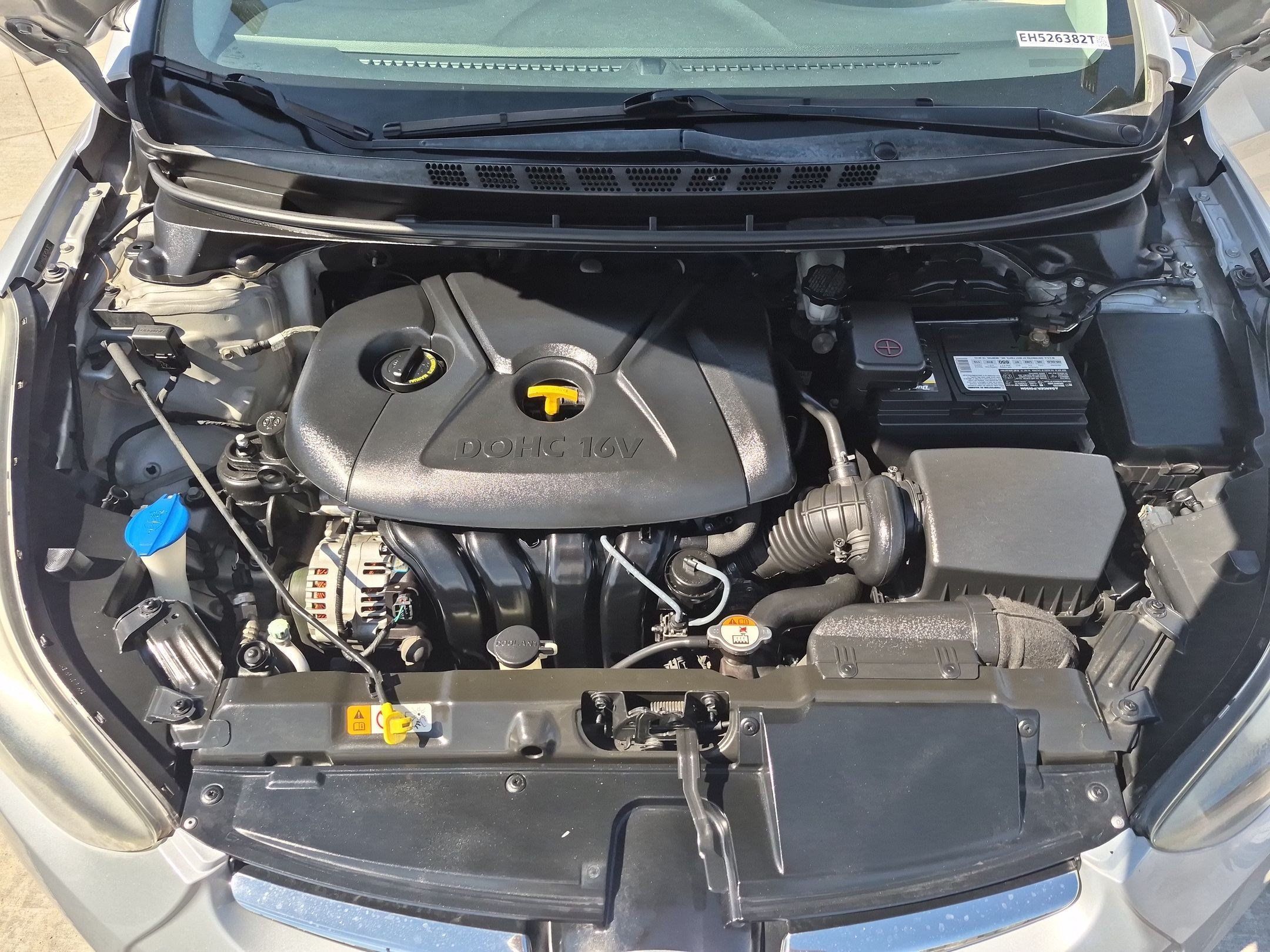 Used 2014 Hyundai Elantra SE FWD image 28