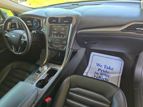 Used 2019 Ford Fusion SEL image 32