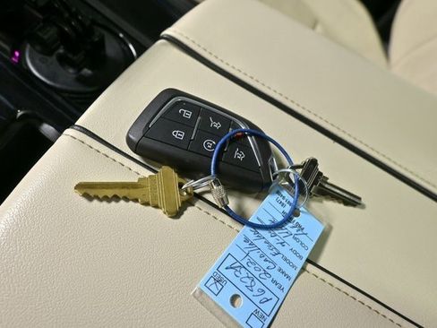 Used 2021 Cadillac Escalade Sport w/ Driver Assist Tech Package image 32