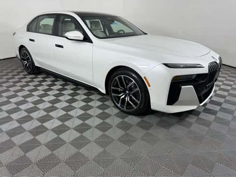 New 2026 BMW 750e xDrive w/ Executive Package image 1