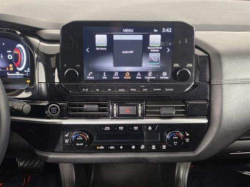 Used 2024 Nissan Pathfinder Platinum w/ Lighting Package (N93) image 39