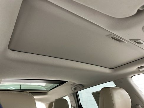 Used 2017 Nissan Pathfinder Platinum image 31