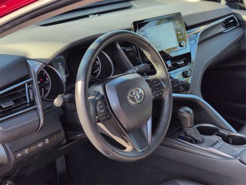 Used 2024 Toyota Camry SE image 15