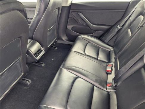Used 2018 Tesla Model 3 Mid Range image 17