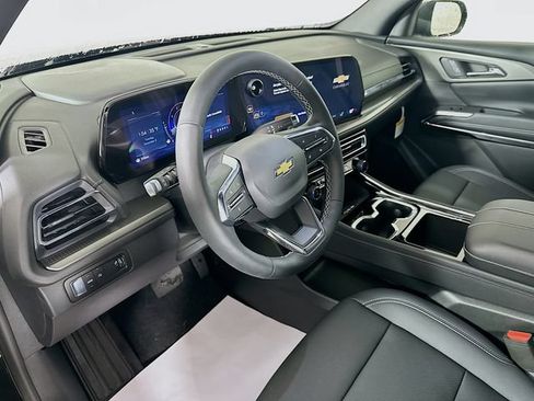 New 2026 Chevrolet Traverse LT w/ Driver Confidence Package FWD image 11