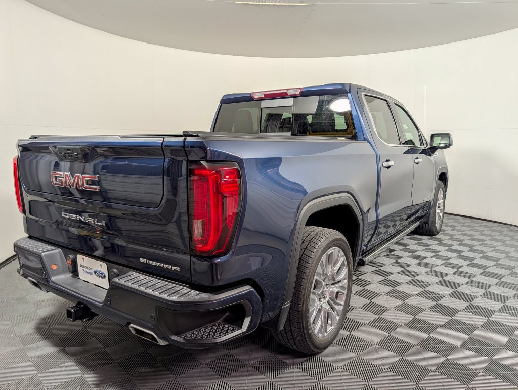 Used 2022 GMC Sierra 1500 Denali w/ Denali Premium Package AWD/4WD image 3