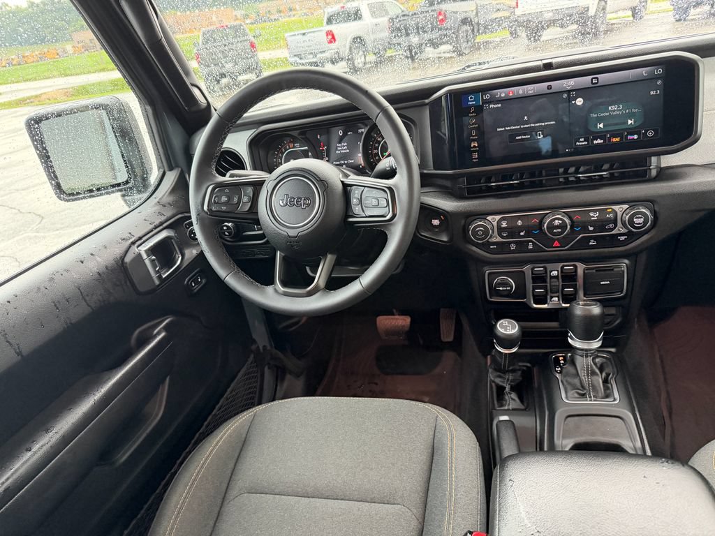 Used 2025 Jeep Gladiator Sport AWD/4WD image 23