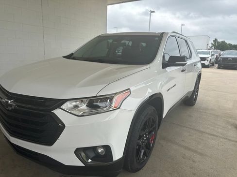 Used 2018 Chevrolet Traverse Premier w/ Redline Edition AWD/4WD image 4