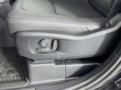 New 2026 Land Rover Defender 110 X-Dynamic SE image 22