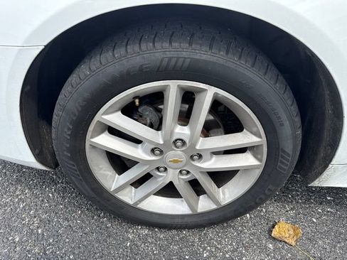 Used 2011 Chevrolet Impala LTZ FWD image 10