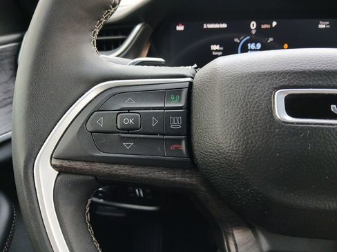 Used 2024 Jeep Grand Cherokee L Limited w/ Luxury Tech Group II image 13