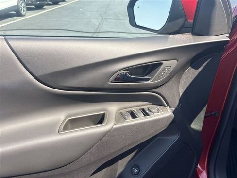 Certified 2024 Chevrolet Equinox LT w/ LPO, Floor Liner Package image 21