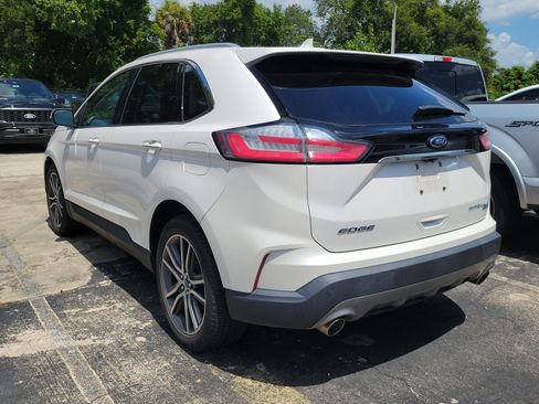 Used 2019 Ford Edge Titanium FWD image 5