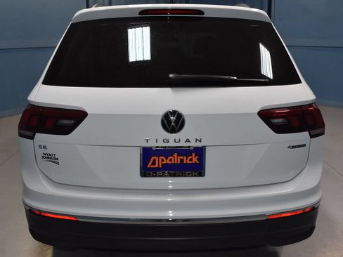 Used 2022 Volkswagen Tiguan SE AWD/4WD image 28