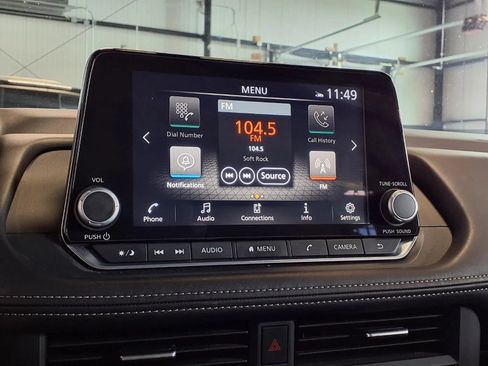 Used 2025 Nissan Rogue SV AWD/4WD image 21