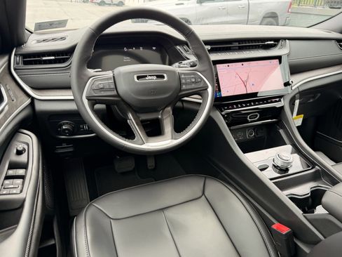 New 2026 Jeep Grand Cherokee Limited w/ Limited Altitude Package AWD/4WD image 7