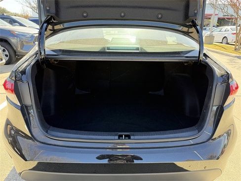 Certified 2025 Toyota Corolla LE image 28