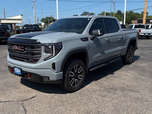 Used 2025 GMC Sierra 1500 AT4 w/ AT4 Premium Package AWD/4WD image 5