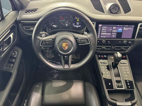 Used 2023 Porsche Macan AWD/4WD image 31
