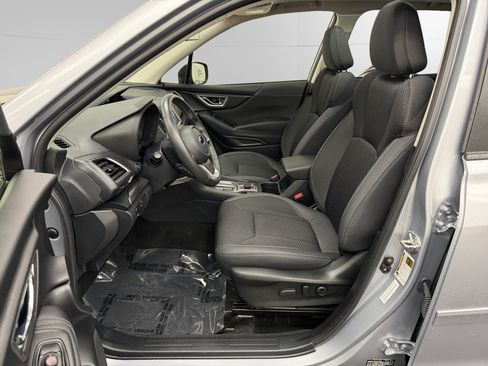 Certified 2023 Subaru Forester Premium AWD/4WD image 9