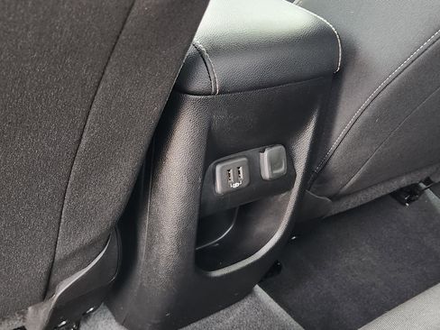 Used 2021 Chevrolet Colorado LT w/ LT Convenience Package image 32