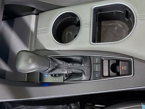 Used 2019 Toyota Avalon Limited image 20