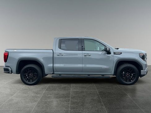 Used 2024 GMC Sierra 1500 Elevation w/ Elevation Premium Package AWD/4WD image 10