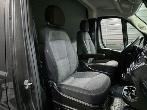 Used 2024 RAM ProMaster 2500 w/ Quick Order Package 22G SLT image 17