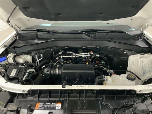 Used 2024 Ford Explorer XLT w/ Equipment Group 202A image 11