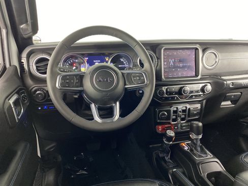 Used 2023 Jeep Wrangler Unlimited Rubicon 4xe w/ Cold Weather Group AWD/4WD image 22