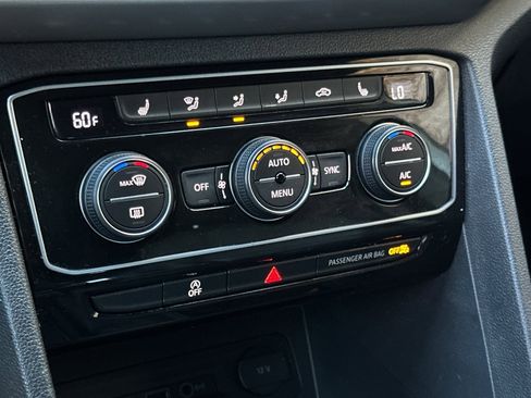 Used 2020 Volkswagen Atlas Cross Sport SEL image 17