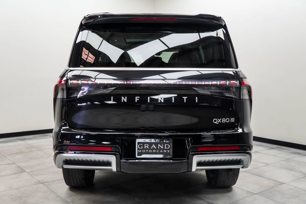 Used 2025 INFINITI QX80 Sensory AWD/4WD image 11