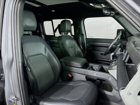Used 2024 Land Rover Defender 110 X-Dynamic SE image 28