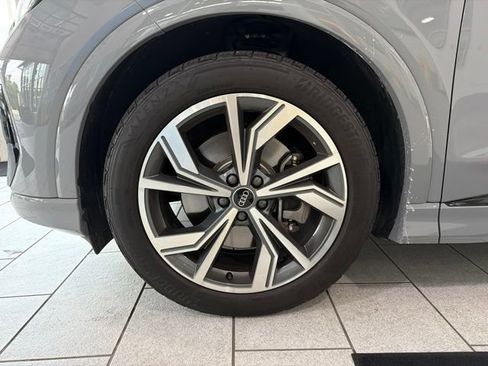 Used 2025 Audi Q4 e-tron Premium Plus AWD/4WD image 8