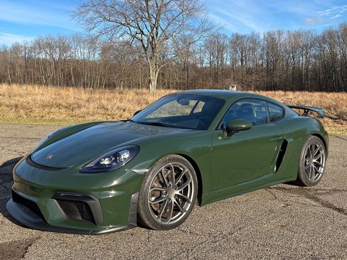 Used 2022 Porsche 718 Cayman GT4 image 1