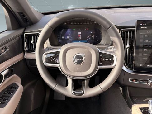 New 2026 Volvo XC90 B6 Plus w/ Protection Package Premier AWD/4WD image 18