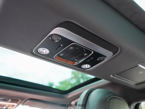 Used 2022 Bentley Flying Spur Plug-In Hybrid image 75