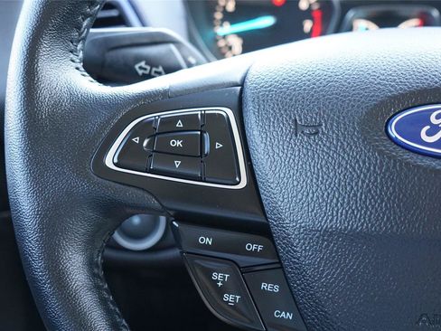 Certified 2019 Ford Escape Titanium FWD image 17