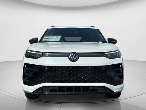 New 2026 Volkswagen Tiguan SE R-Line image 8