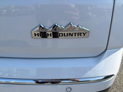 Used 2020 Chevrolet Traverse High Country w/ LPO, Floor Liner Package FWD image 4